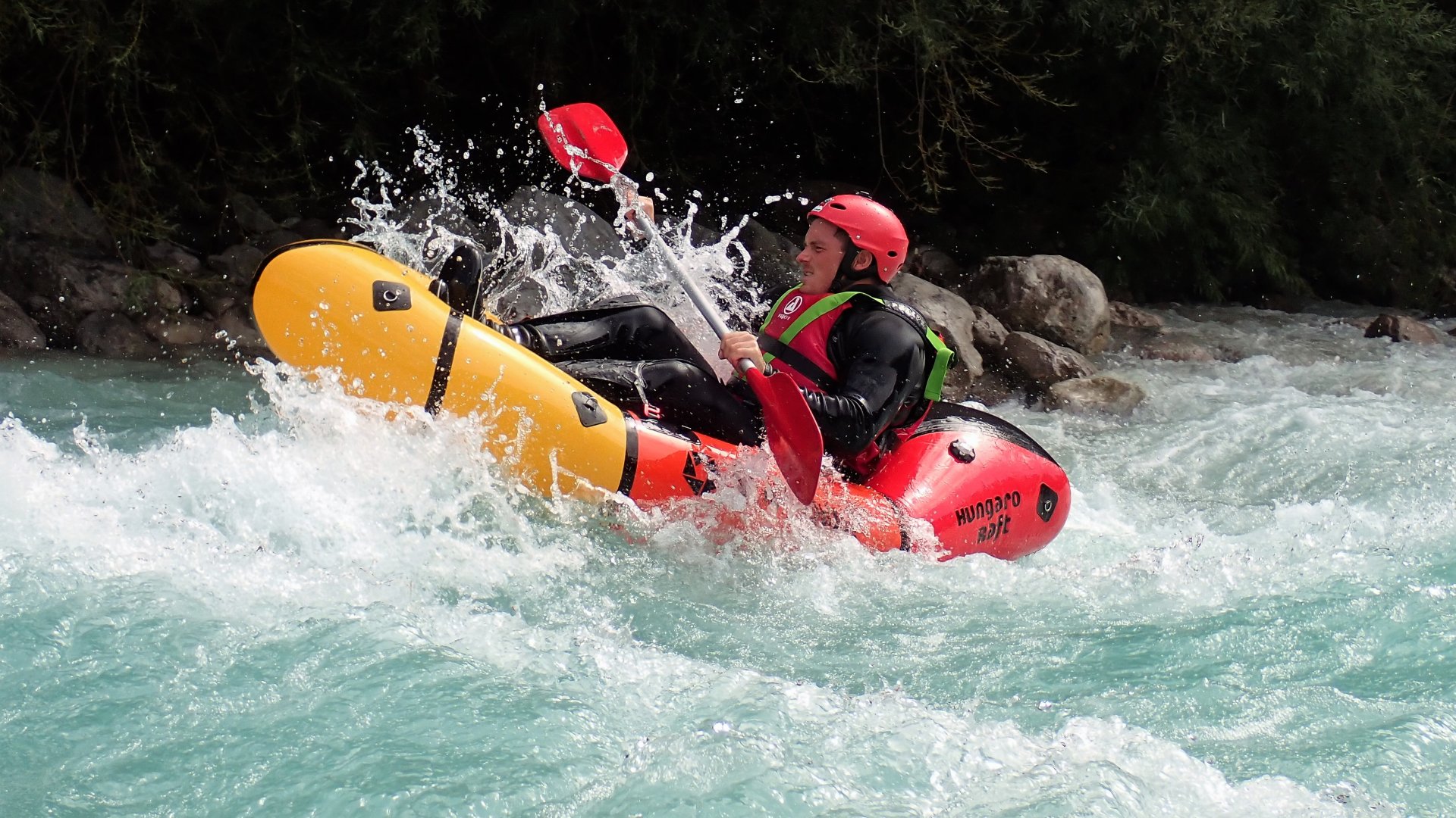 Packrafting a Soča-folyó Szlovéniában egyéni élmény